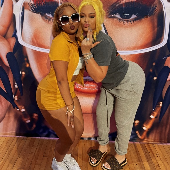 GsuWoo Yellow Dukes set💛 - Picture 4 of 6